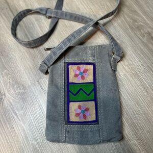 💕 Embroidered Gray Crossbody Bag